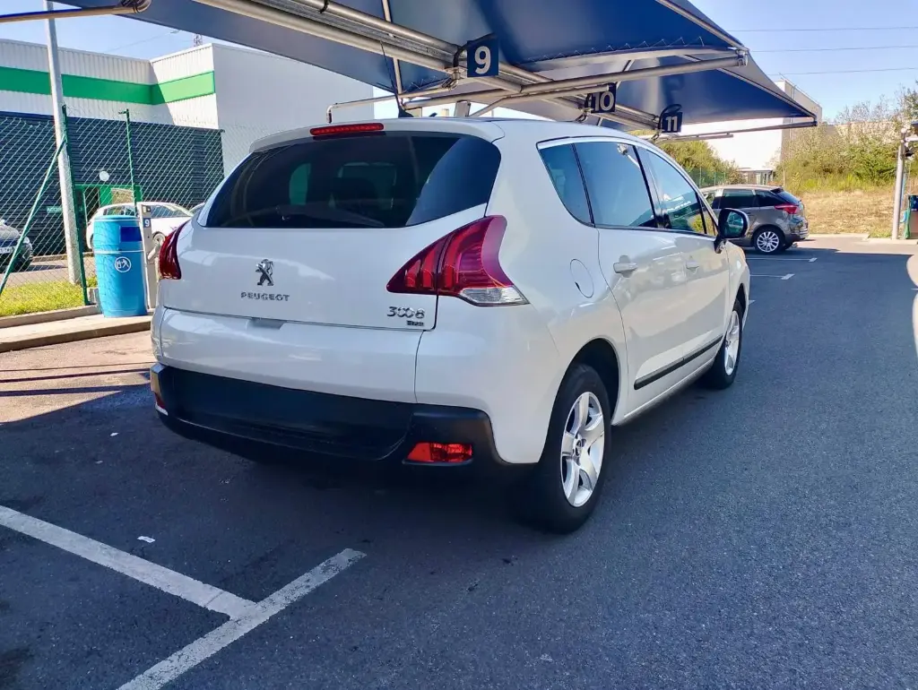 PEUGEOT 3008 HDi 2014 (195000KM)